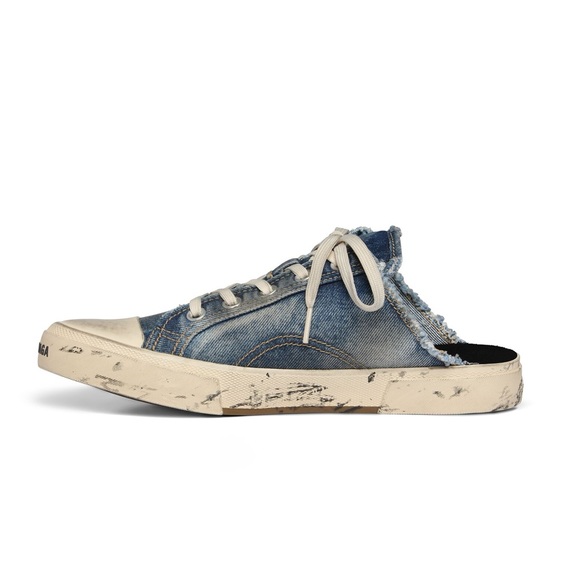 BALENCIAGA PARIS MULE & Backpack w/box
Paris Mule blue destroyed denim & rubber - Picture 15 of 17